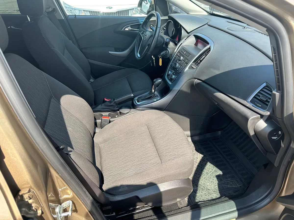 Opel Astra 1.6 Turbo AT (180 л.с.), 2015 — фото 6
