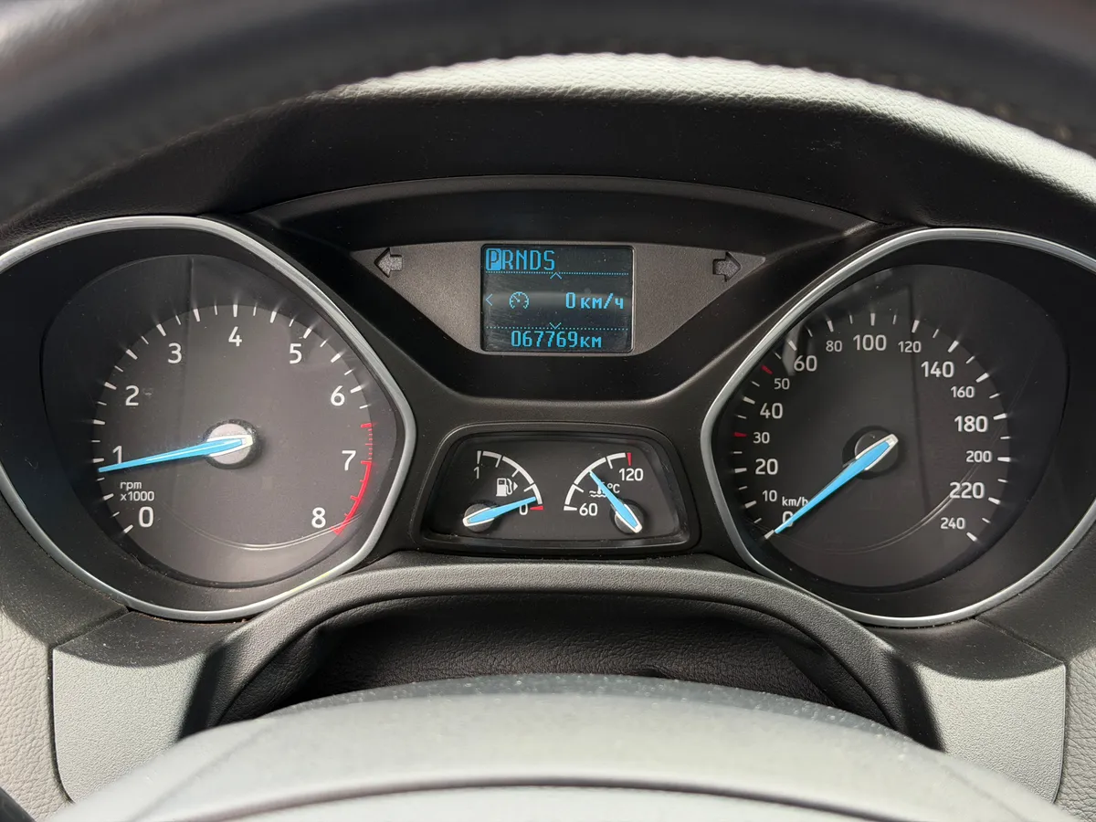 Ford Focus 1.6 Ti-VCT PowerShift (105 л.с.)