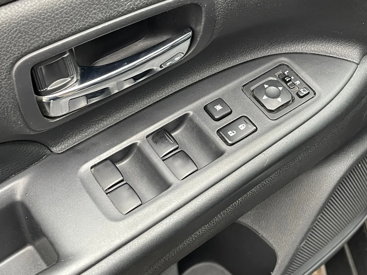 Mitsubishi Outlander 2.0 CVT 4WD (146 л.с.), 2014 — фото 9