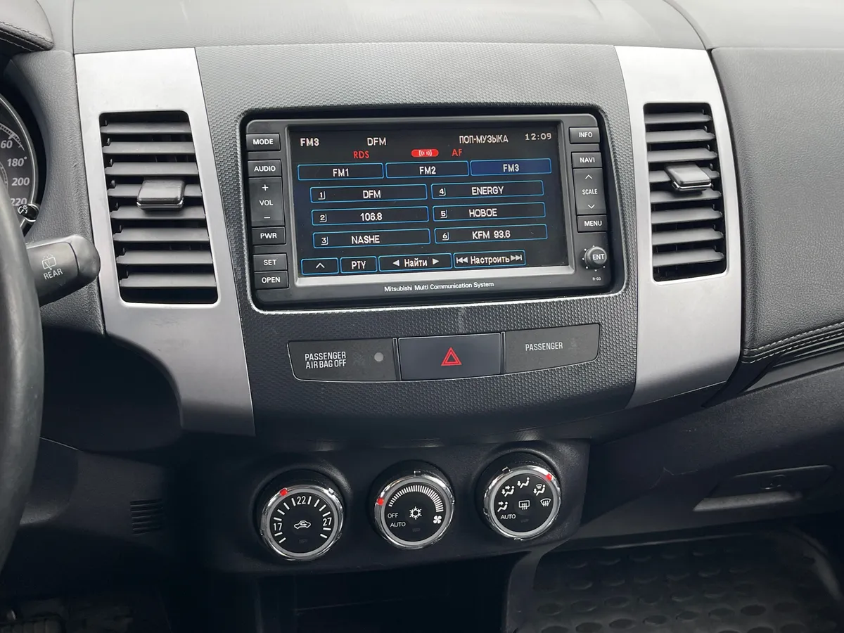 Mitsubishi Outlander 2.4 CVT (170 л.с.), 2011 — фото 7