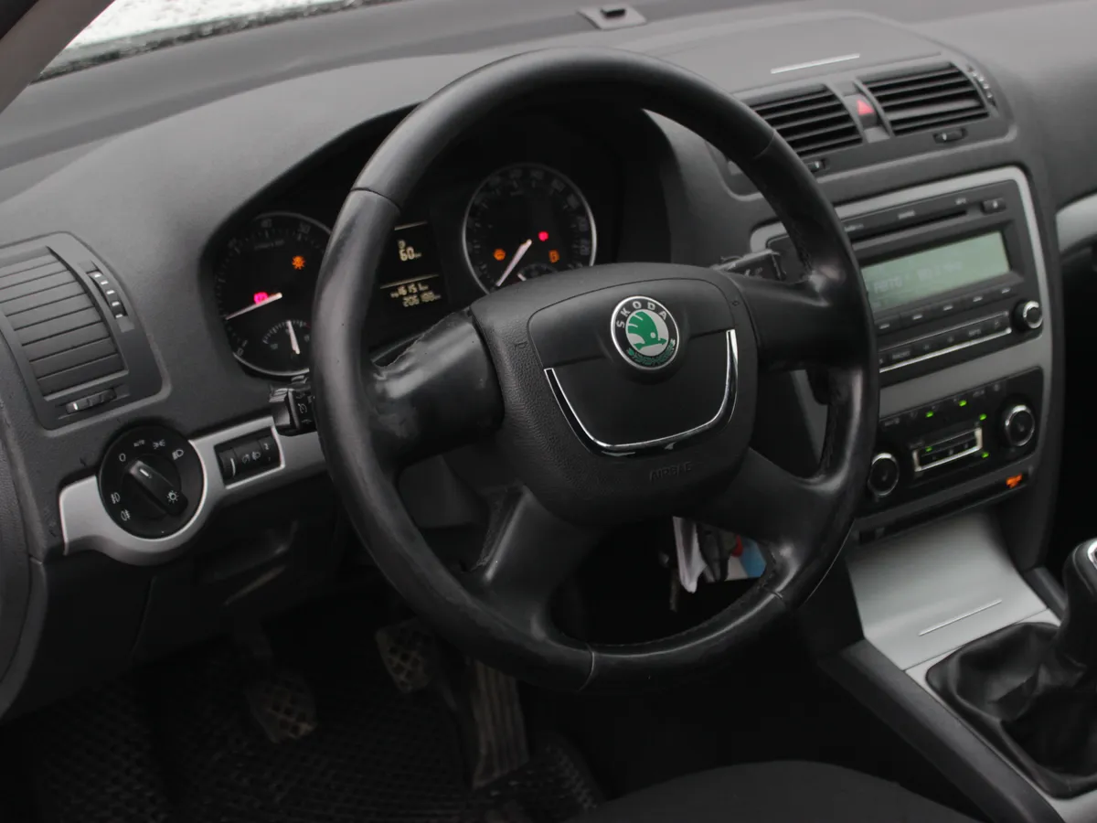 Skoda Octavia 1.6 MT (102 л.с.), 2013 — фото 5
