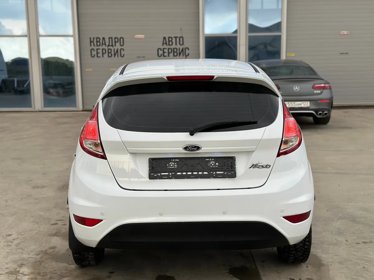 Ford Fiesta 1.6 Ti-VCT MT (105 л.с.)