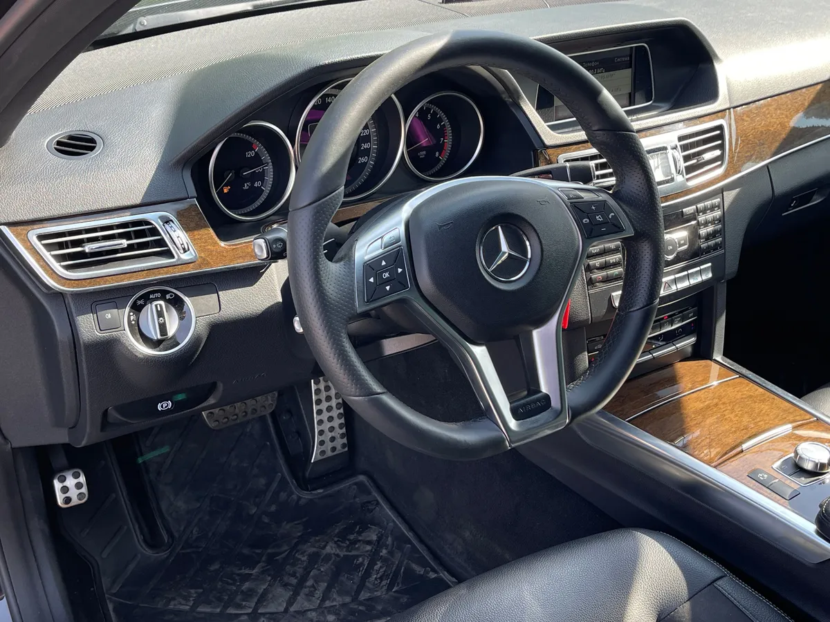 Mercedes-Benz E-Класс 2.0 AT RWD (184 л.с.)