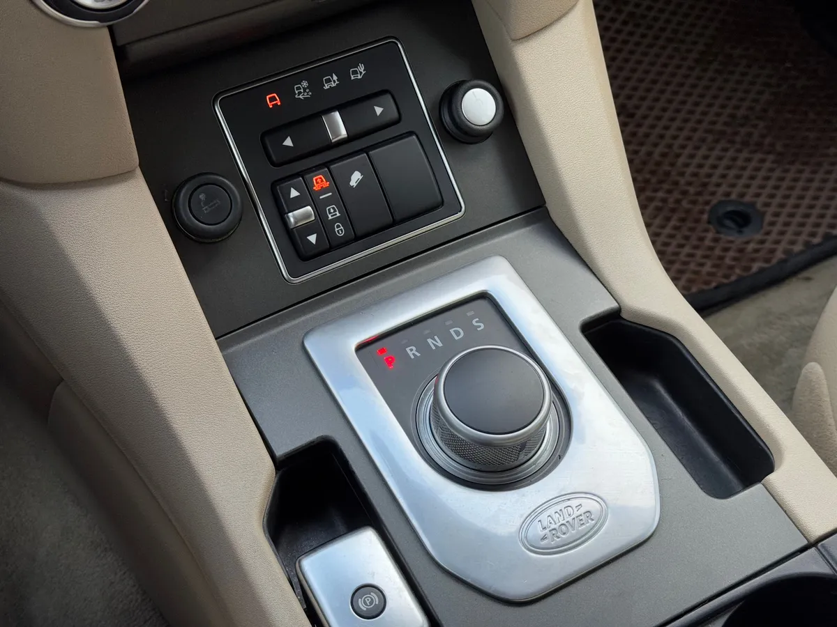 Land Rover Discovery 3.0 TDV6 AT 4WD (211 л.с.), 2015 — фото 15