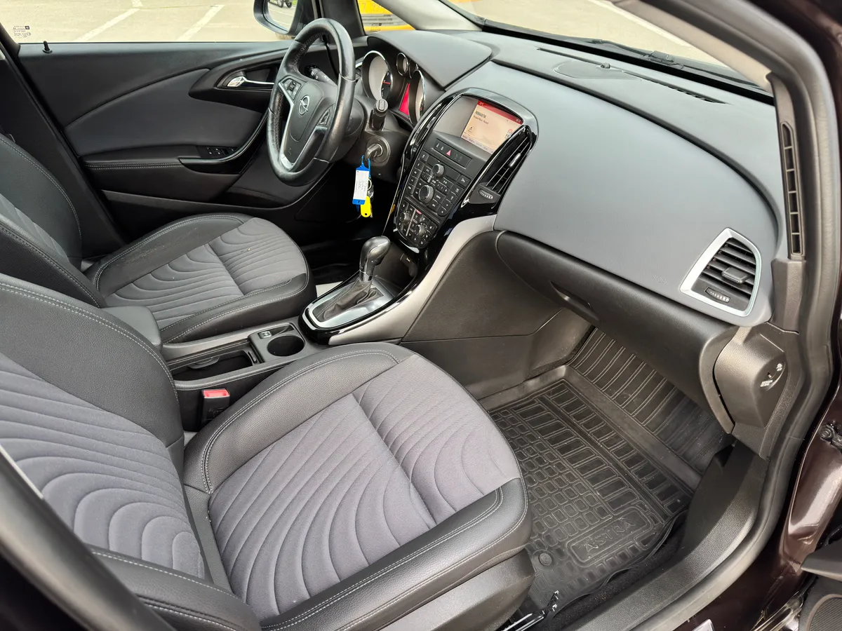Opel Astra 1.4 Turbo AT (140 л.с.), 2014 — фото 6