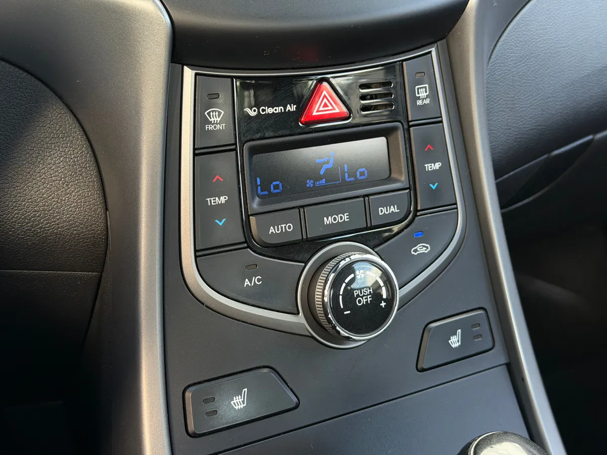 Hyundai Elantra 1.6 AT (132 л.с.)