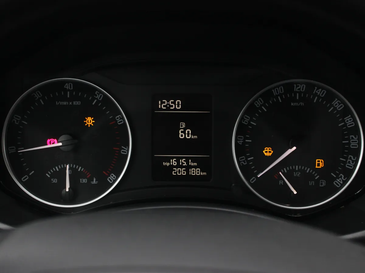 Skoda Octavia 1.6 MT (102 л.с.), 2013 — фото 6
