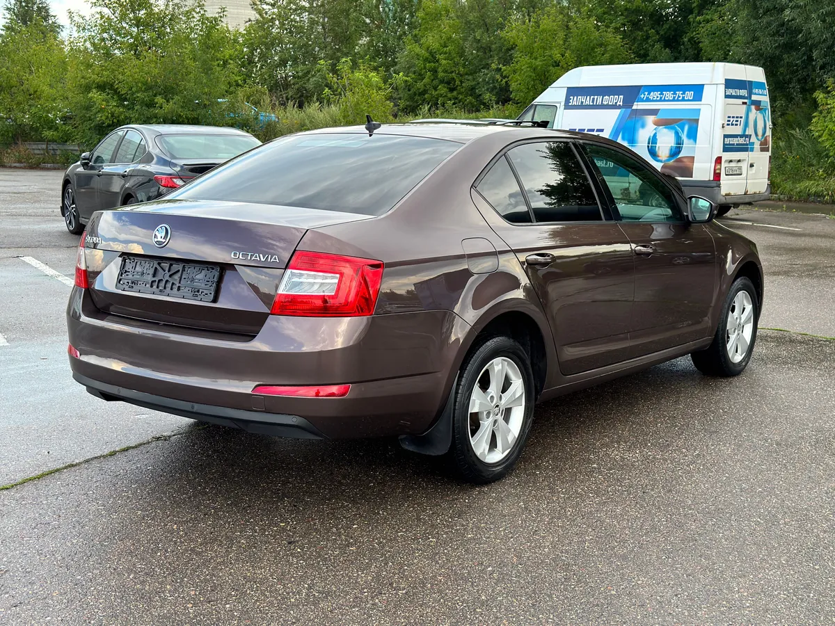 Skoda Octavia 1.6 AT (110 л.с.), 2015 — фото 4