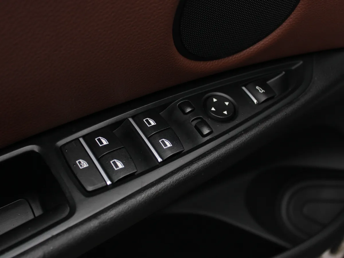 BMW X5 xDrive35i Steptronic (306 л.с.), 2015 — фото 9