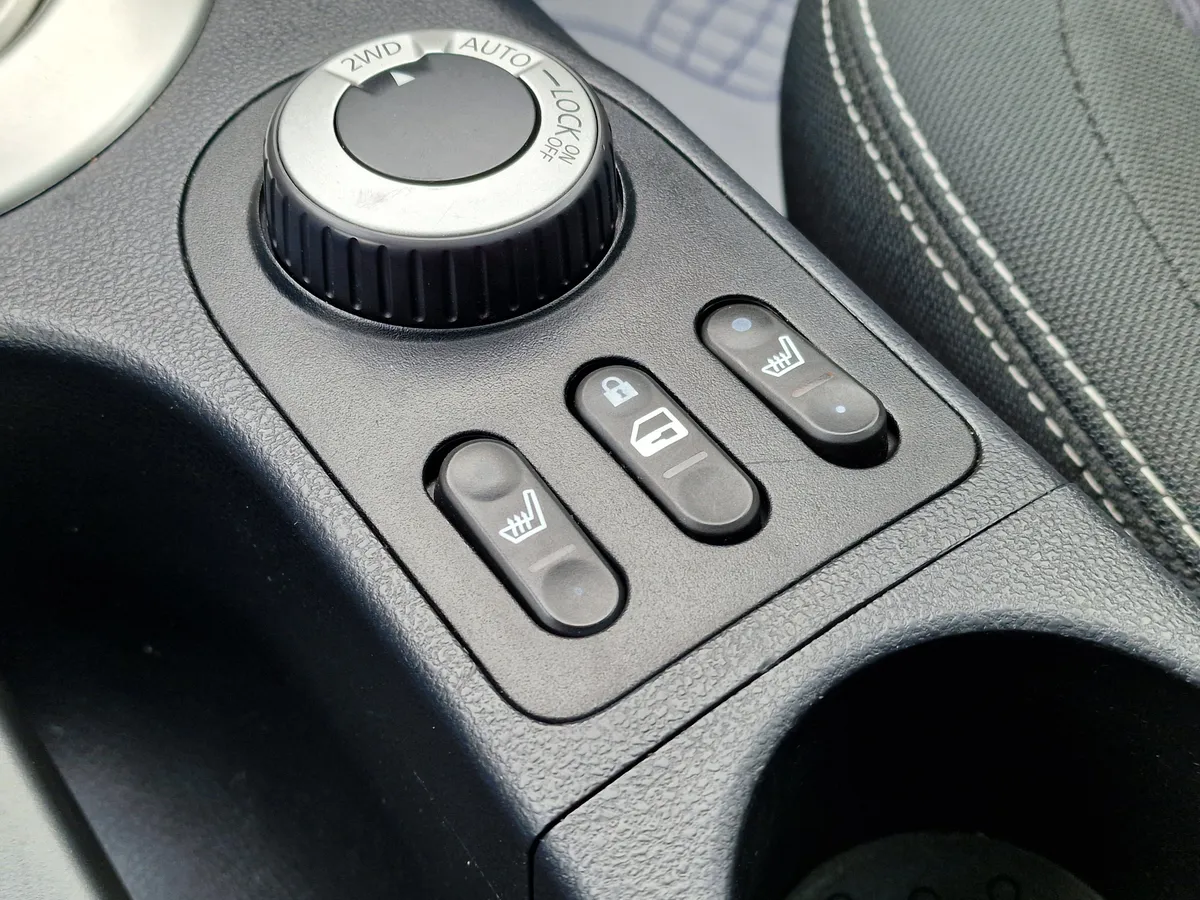 Nissan Qashqai 2.0 CVT AWD (141 л.с.), 2012 — фото 11