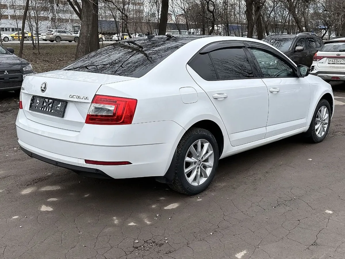 Skoda Octavia 1.6 AT (110 л.с.), 2019 — фото 4
