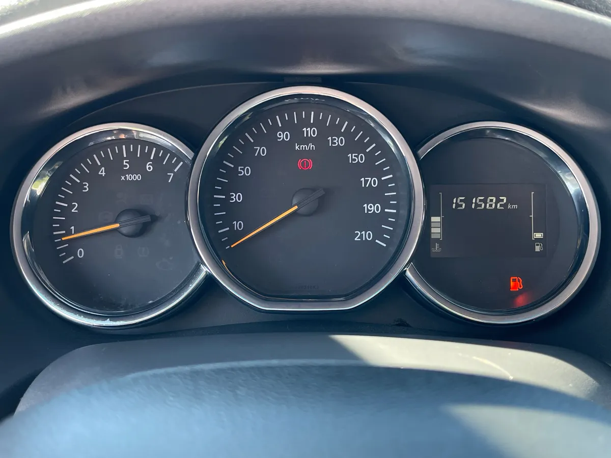 Renault Logan 1.6 MT (82 л.с.)
