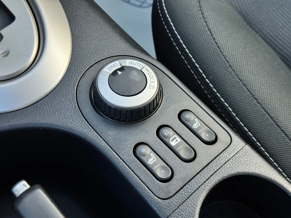 Nissan Qashqai 2.0 CVT AWD (141 л.с.), 2011 — фото 10