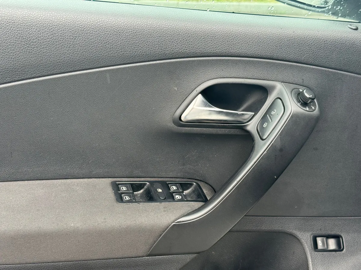 Volkswagen Polo 1.6 Tiptronic (105 л.с.), 2011 — фото 9
