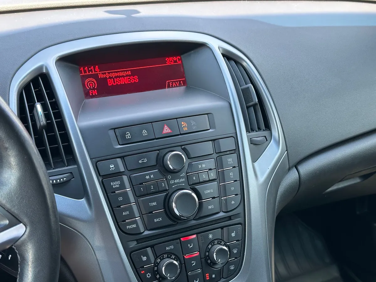 Opel Astra 1.6 Turbo AT (180 л.с.), 2015 — фото 9
