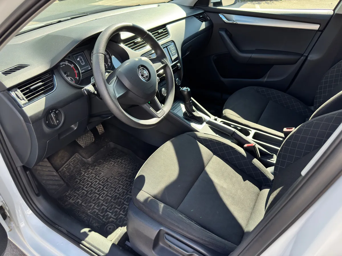Skoda Octavia 1.6 AT (110 л.с.), 2019 — фото 5