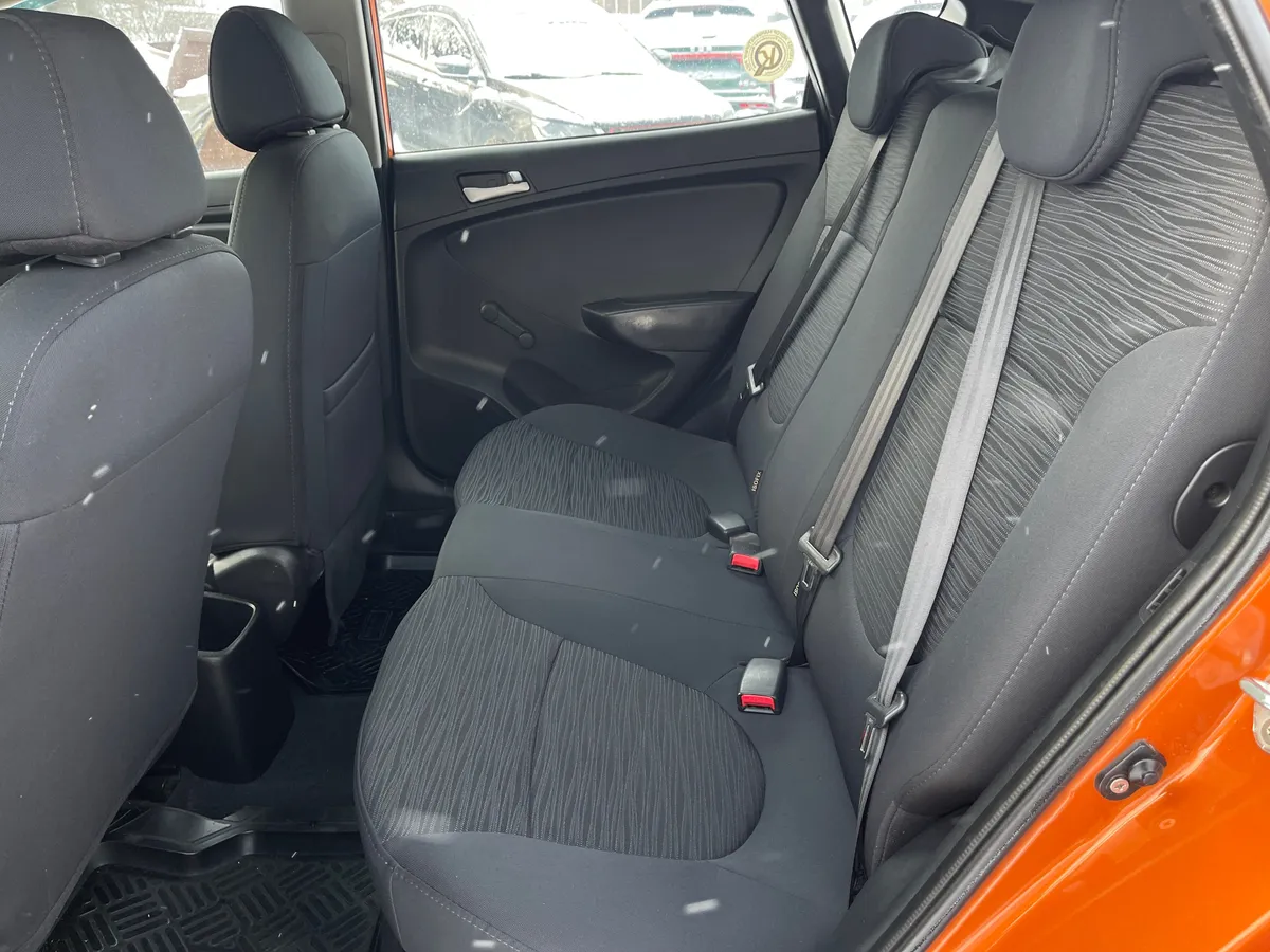 Hyundai Solaris 1.4 MT (107 л.с.), 2014 — фото 10