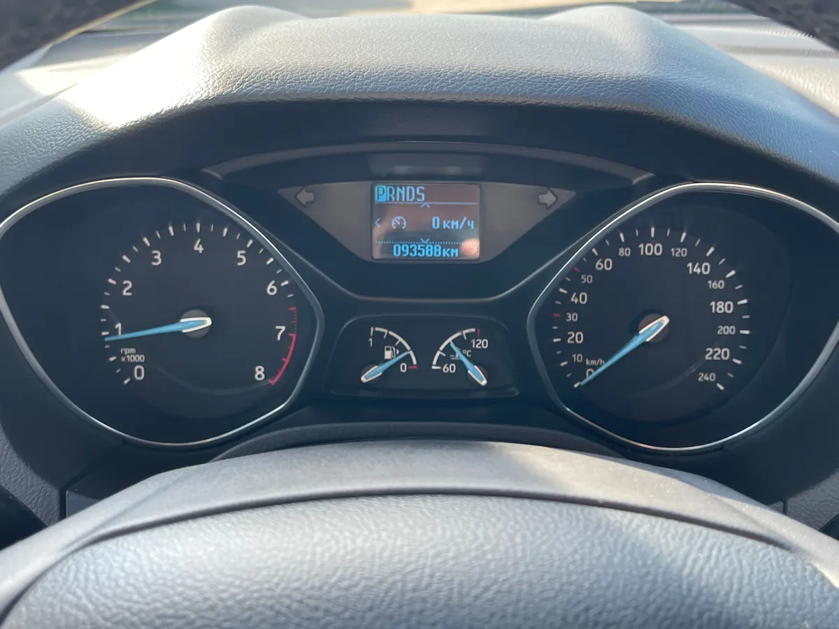 Ford Focus 1.6 Ti-VCT PowerShift (105 л.с.)