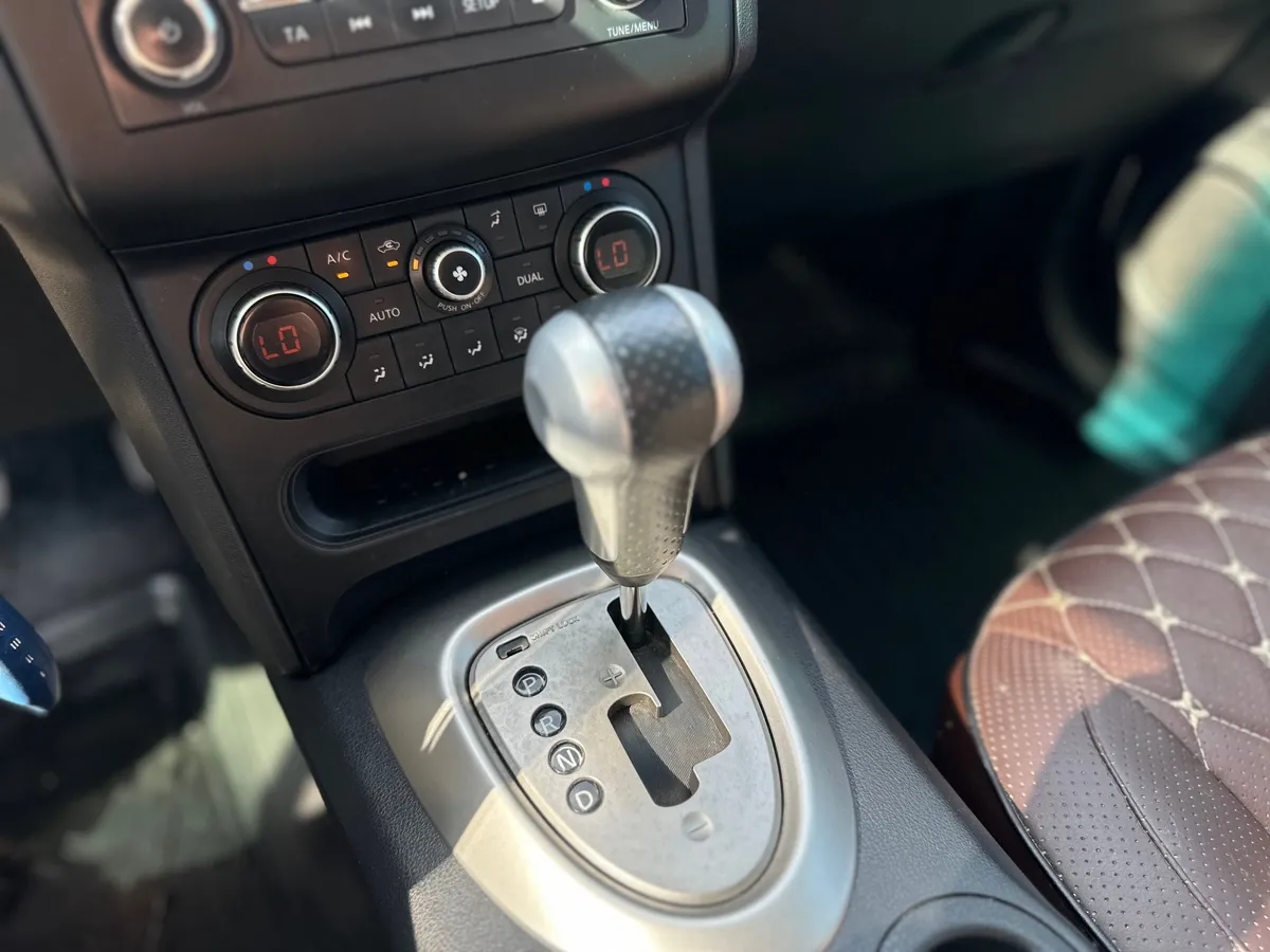 Nissan Qashqai 2.0 CVT FWD (141 л.с.), 2012 — фото 12