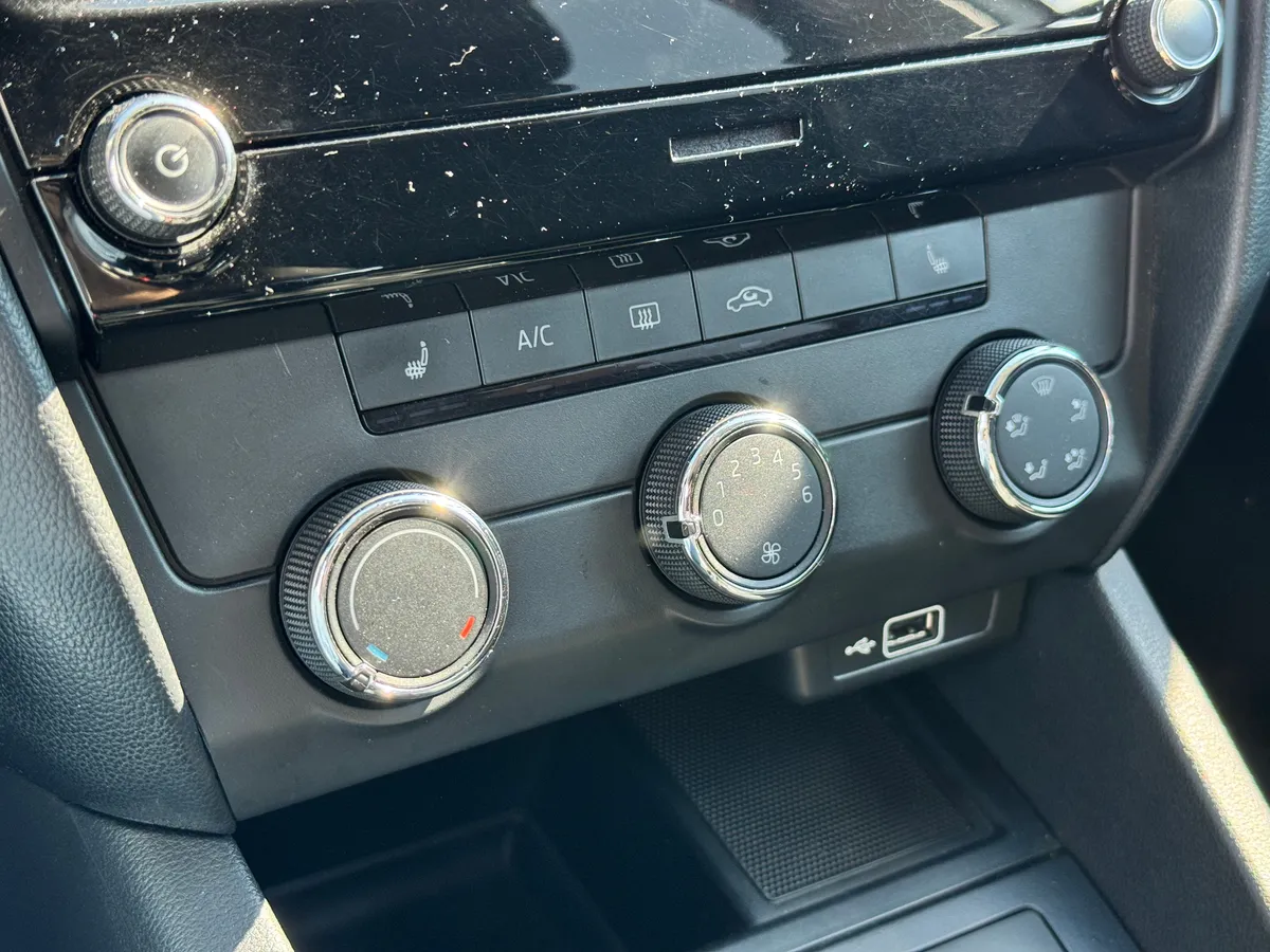 Skoda Octavia 1.6 AT (110 л.с.), 2019 — фото 9