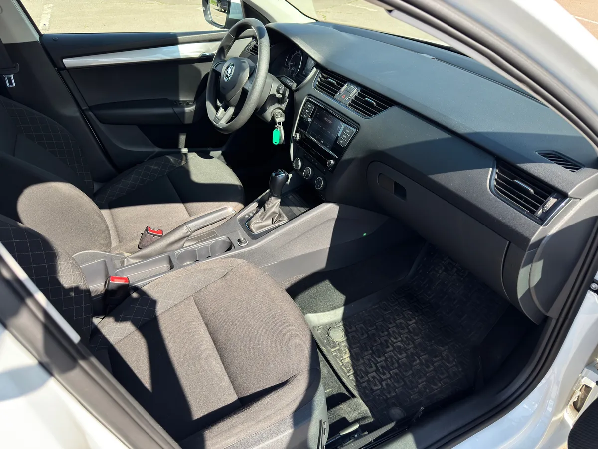 Skoda Octavia 1.6 AT (110 л.с.), 2019 — фото 6