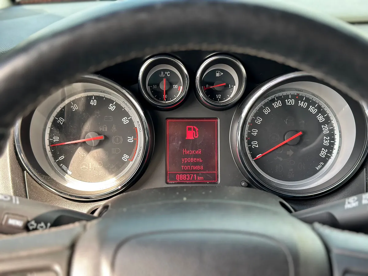 Opel Astra 1.4 Turbo AT (140 л.с.), 2014 — фото 8