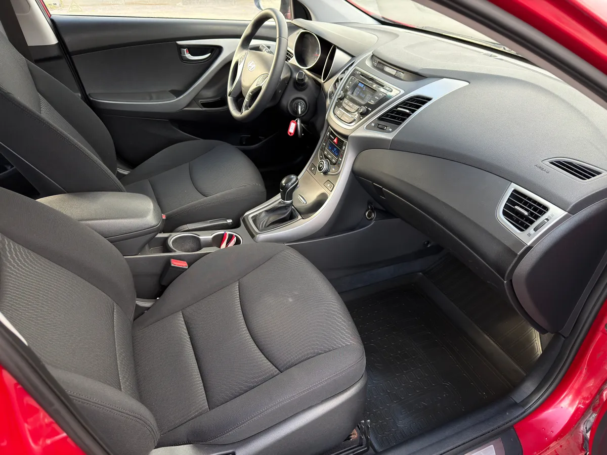 Hyundai Elantra 1.6 AT (132 л.с.)