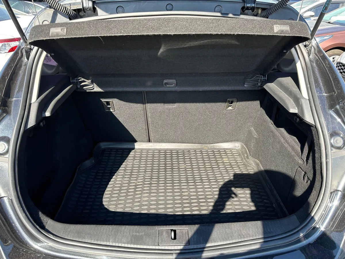 Opel Astra 1.6 AT (115 л.с.), 2012 — фото 9