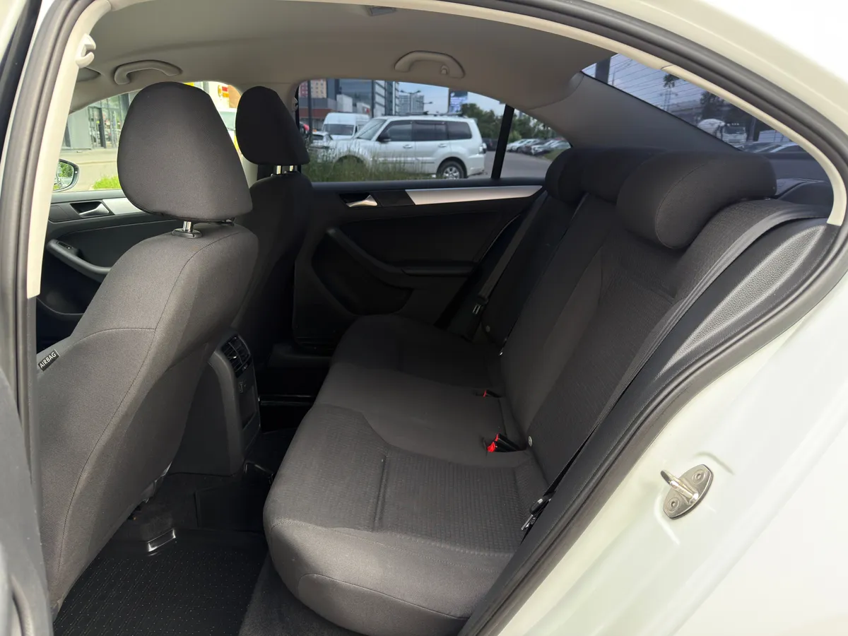 Volkswagen Jetta 1.4 TSI DSG (125 л.с.)