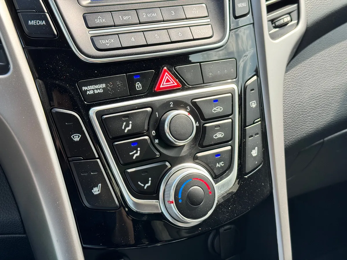 Hyundai i30 1.6 AT (130 л.с.), 2016 — фото 9