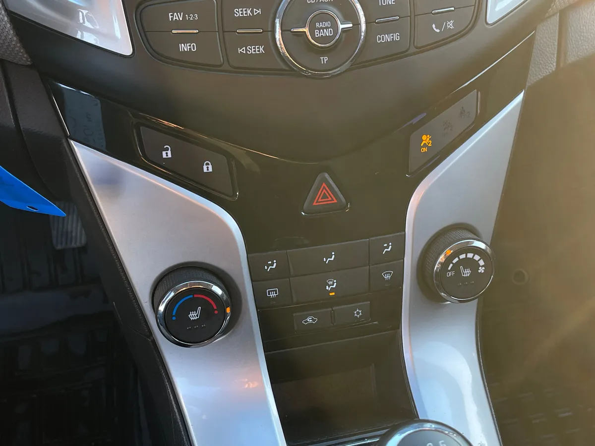 Chevrolet Cruze 1.6 AT (109 л.с.), 2014 — фото 8