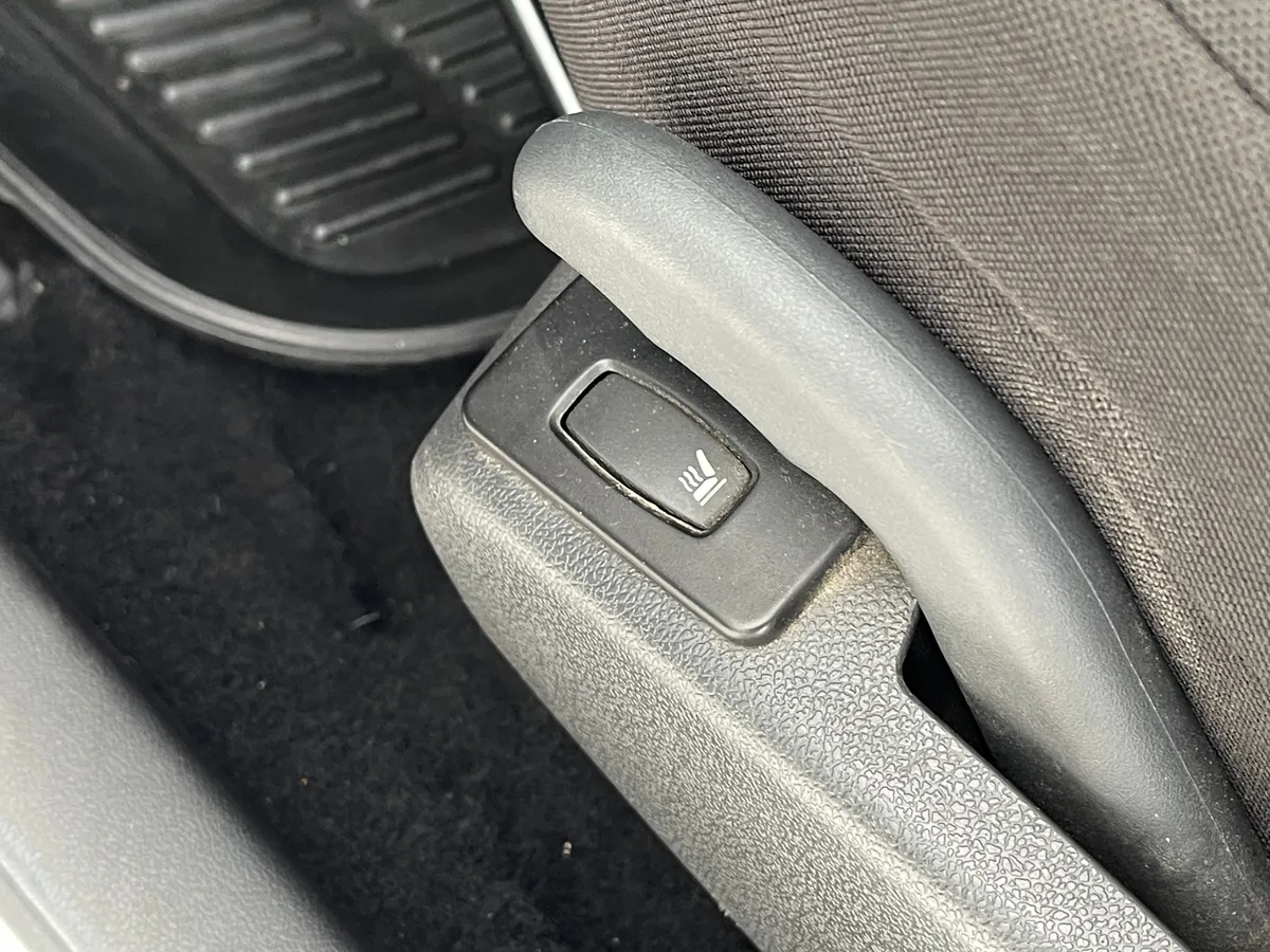 Nissan Almera 1.6 AT (102 л.с.), 2013 — фото 9