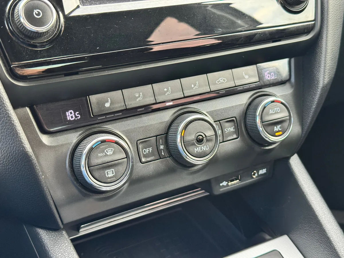 Skoda Octavia 1.6 AT (110 л.с.), 2015 — фото 9