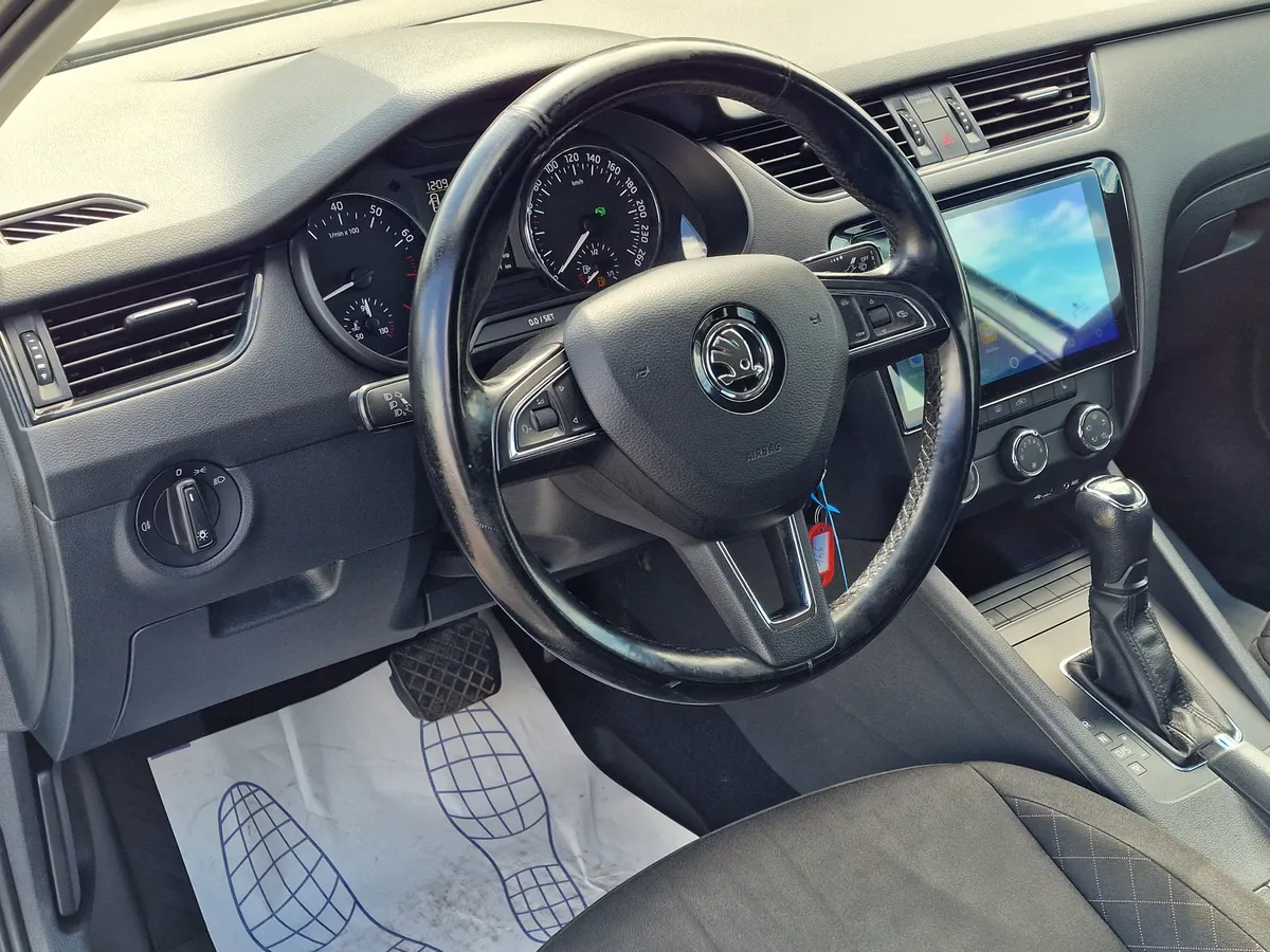 Skoda Octavia 1.6 AT (110 л.с.), 2017 — фото 6