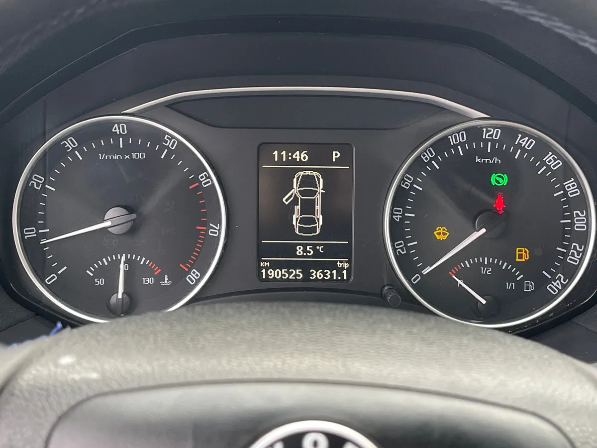 Skoda Octavia 1.8 AT (152 л.с.), 2011 — фото 6