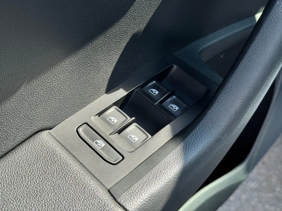 Skoda Octavia 1.6 AT (110 л.с.), 2019 — фото 10