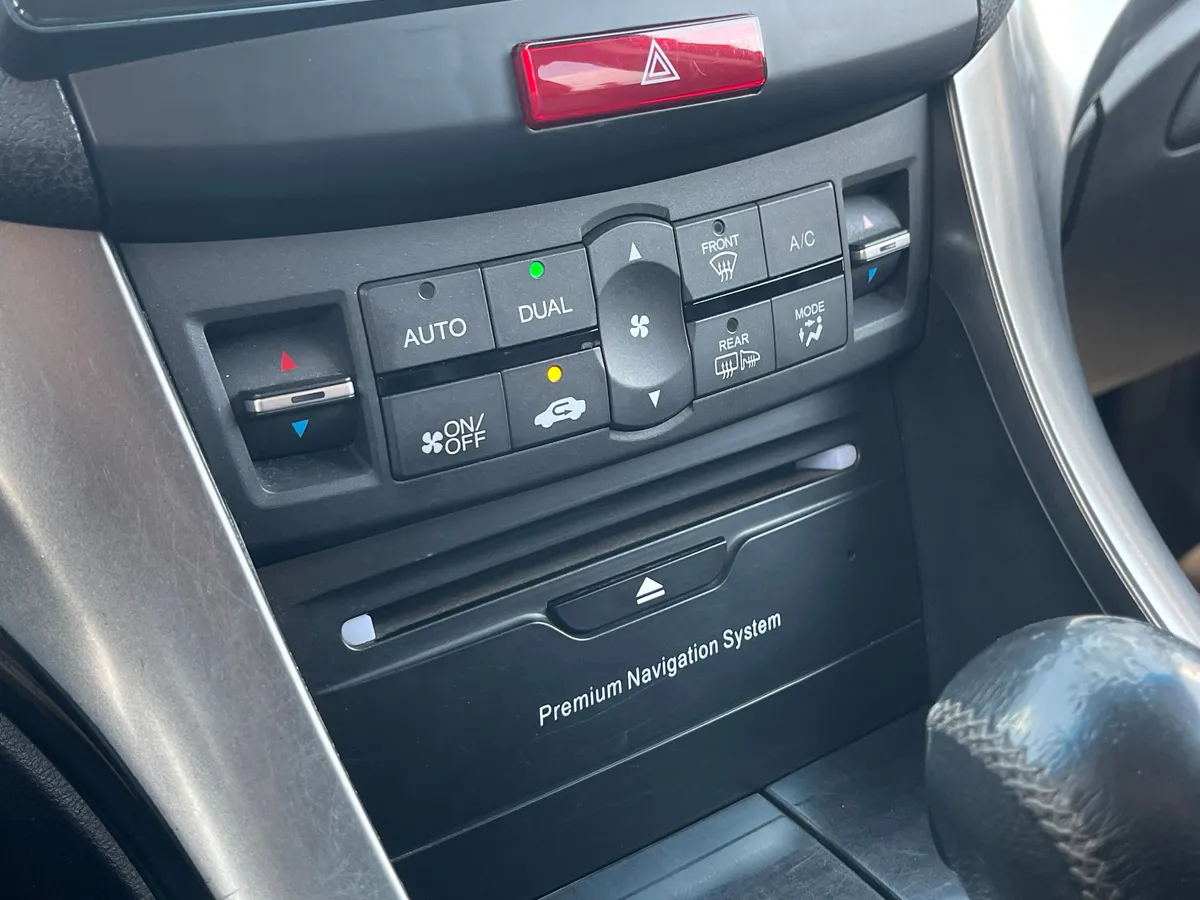 Honda Accord 2.4 AT (200 л.с.), 2011 — фото 10