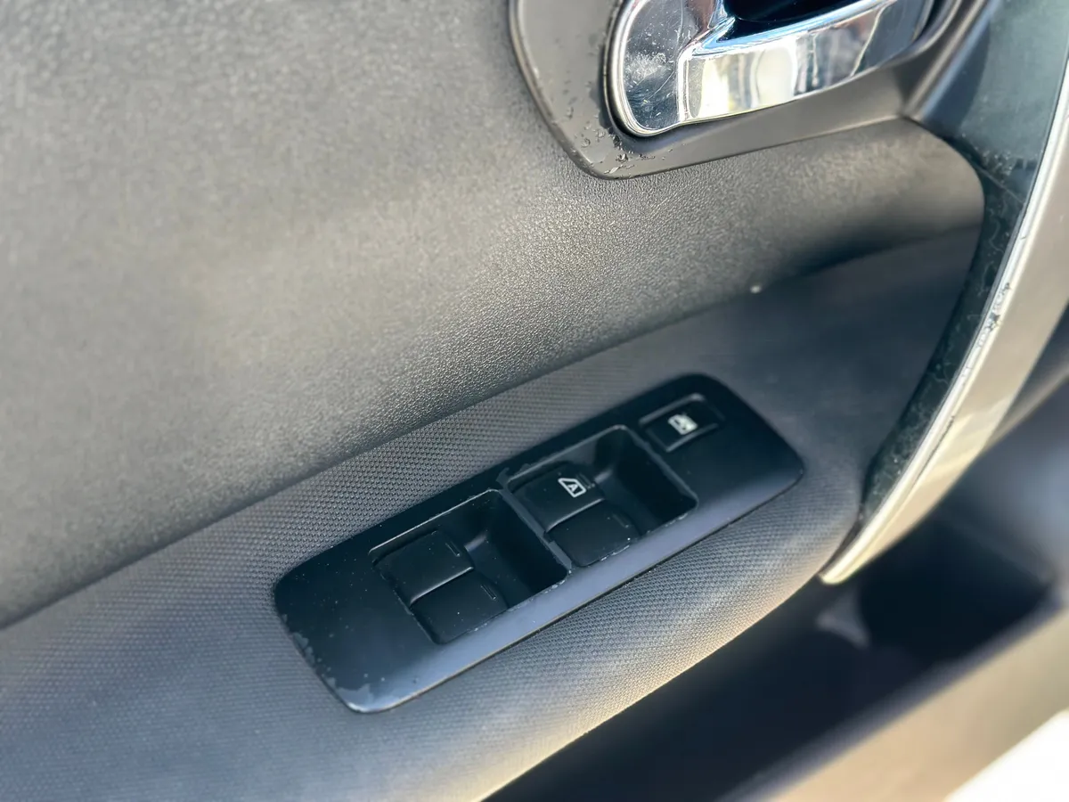 Nissan Qashqai 2.0 CVT FWD (141 л.с.), 2012 — фото 14