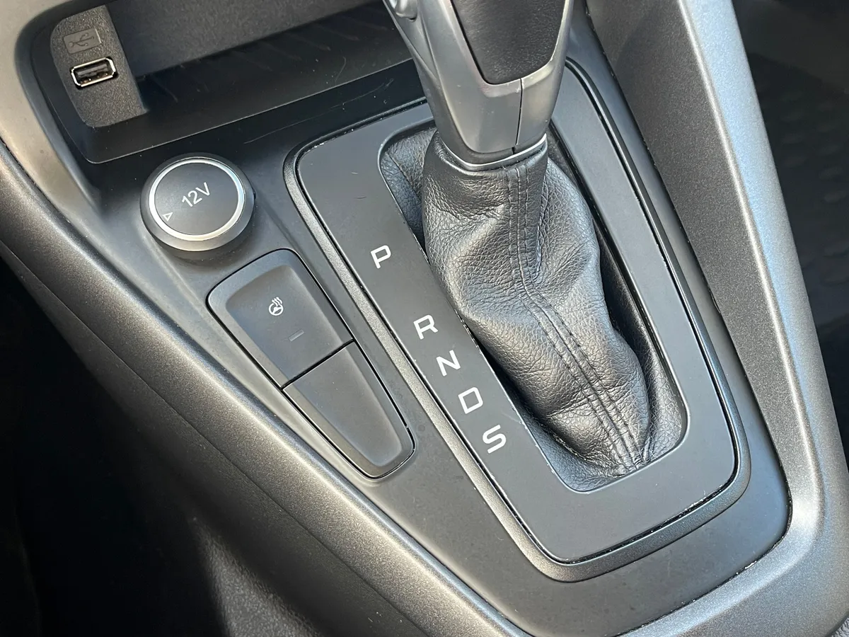 Ford Focus 1.6 Ti-VCT PowerShift (105 л.с.)