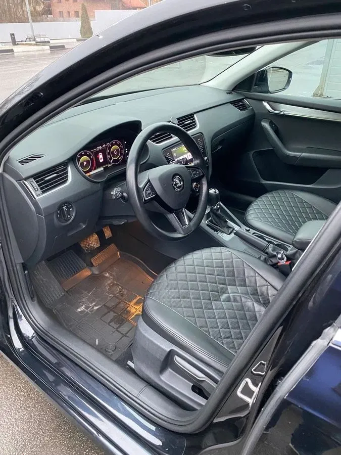 Skoda Octavia 1.8 AMT (180 л.с.), 2020 — фото 6