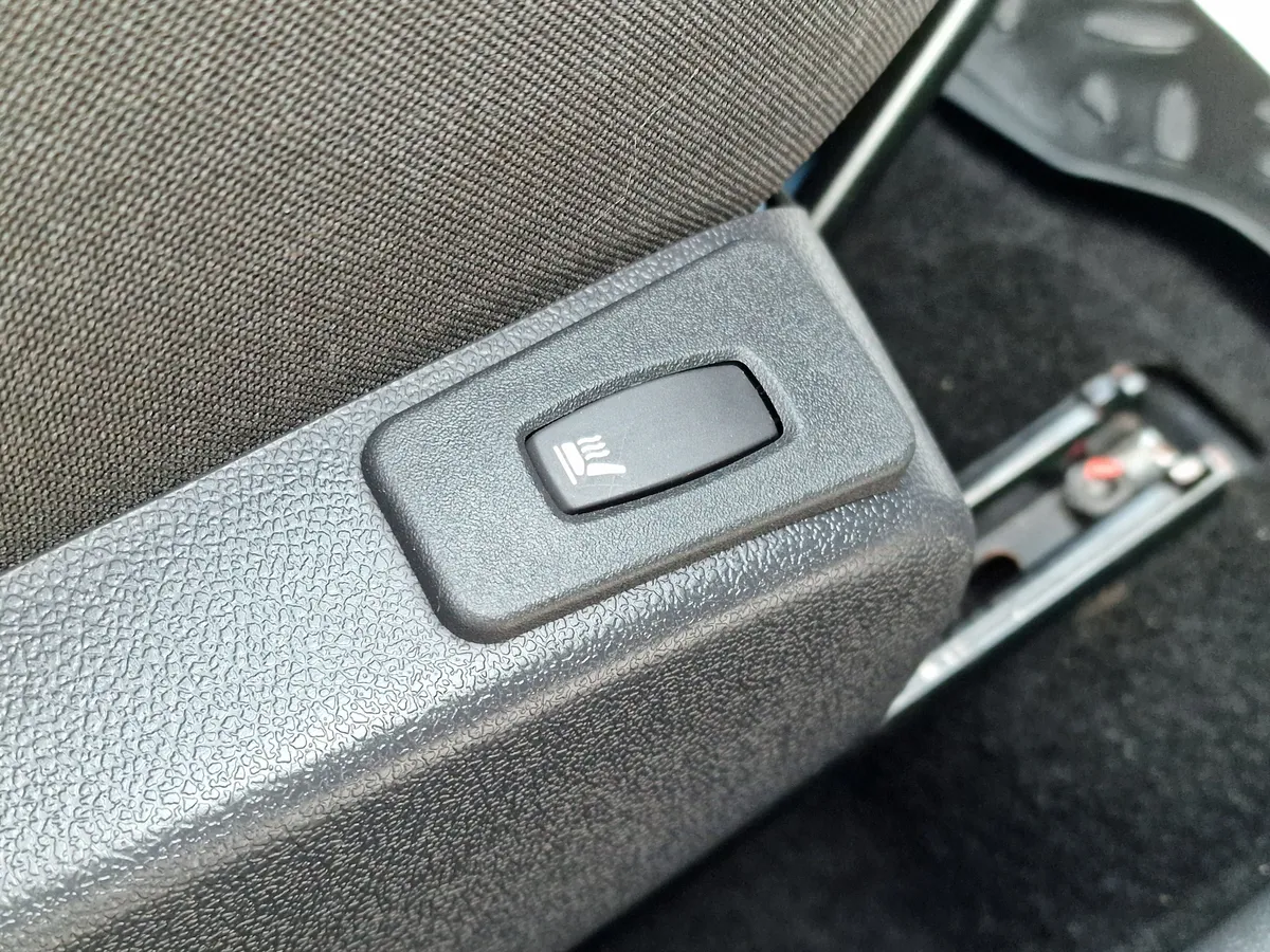 Nissan Almera 1.6 MT (102 л.с.), 2016 — фото 9