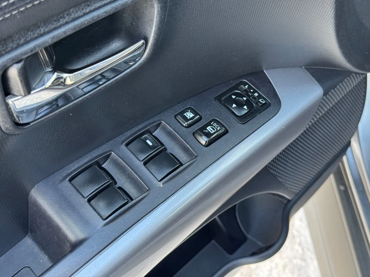 Mitsubishi Outlander 2.0 CVT 4WD (147 л.с.), 2011 — фото 10