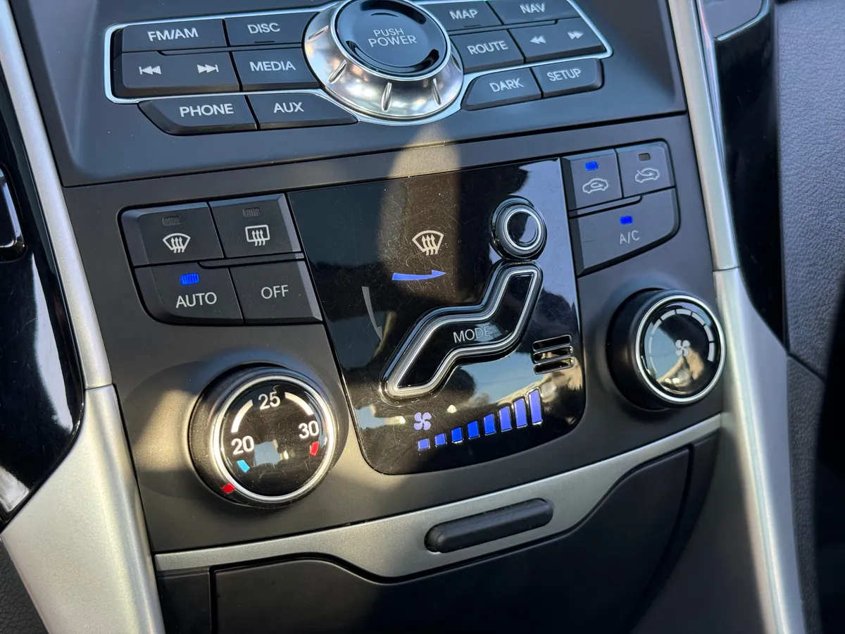 Hyundai Sonata 2.4 MPi AT (178 л.с.), 2012 — фото 11