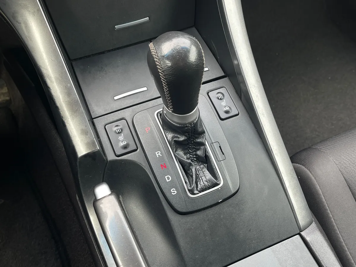 Honda Accord 2.0 AT (156 л.с.), 2011 — фото 10