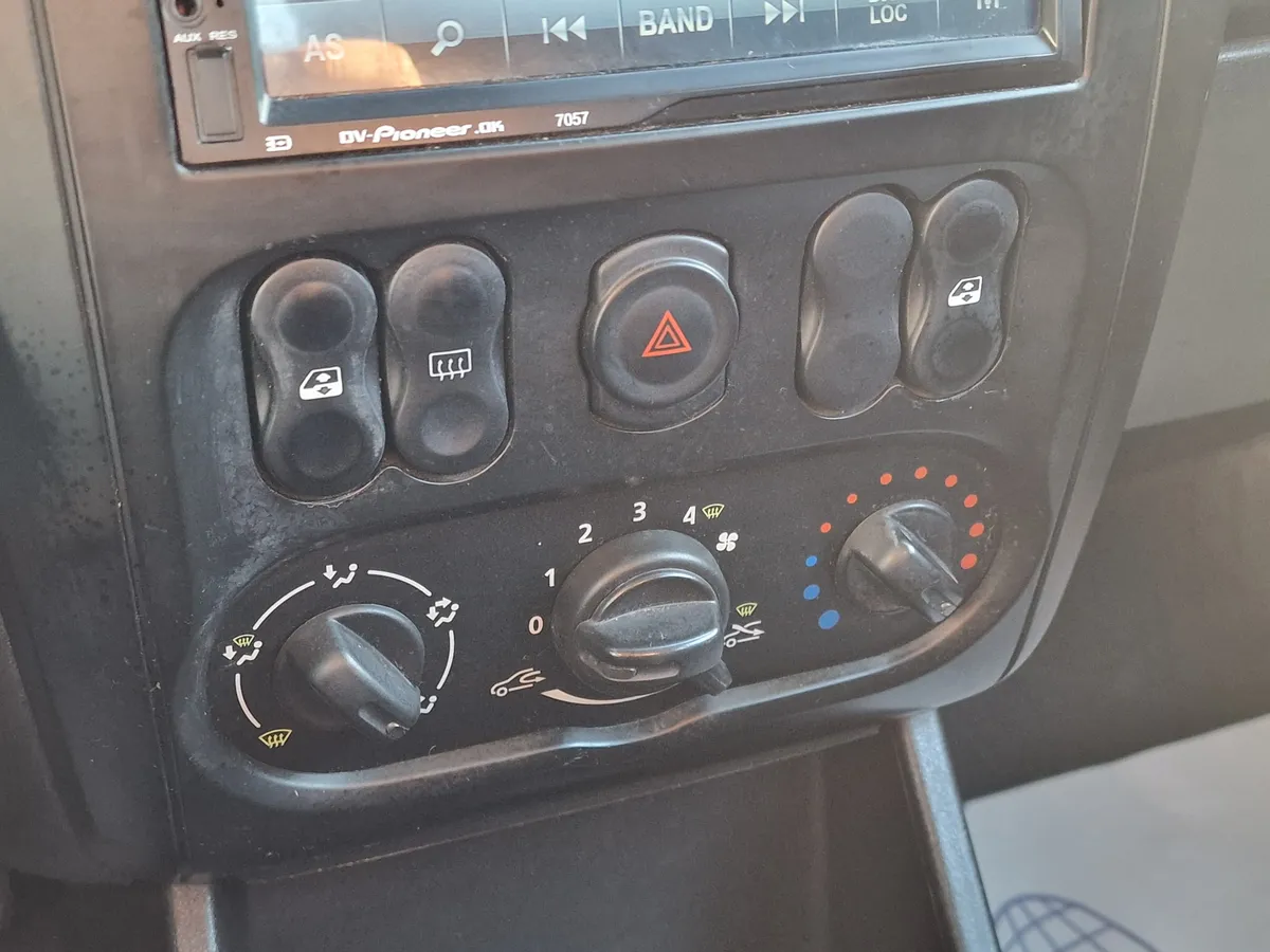 Nissan Almera 1.6 MT (102 л.с.), 2015 — фото 8