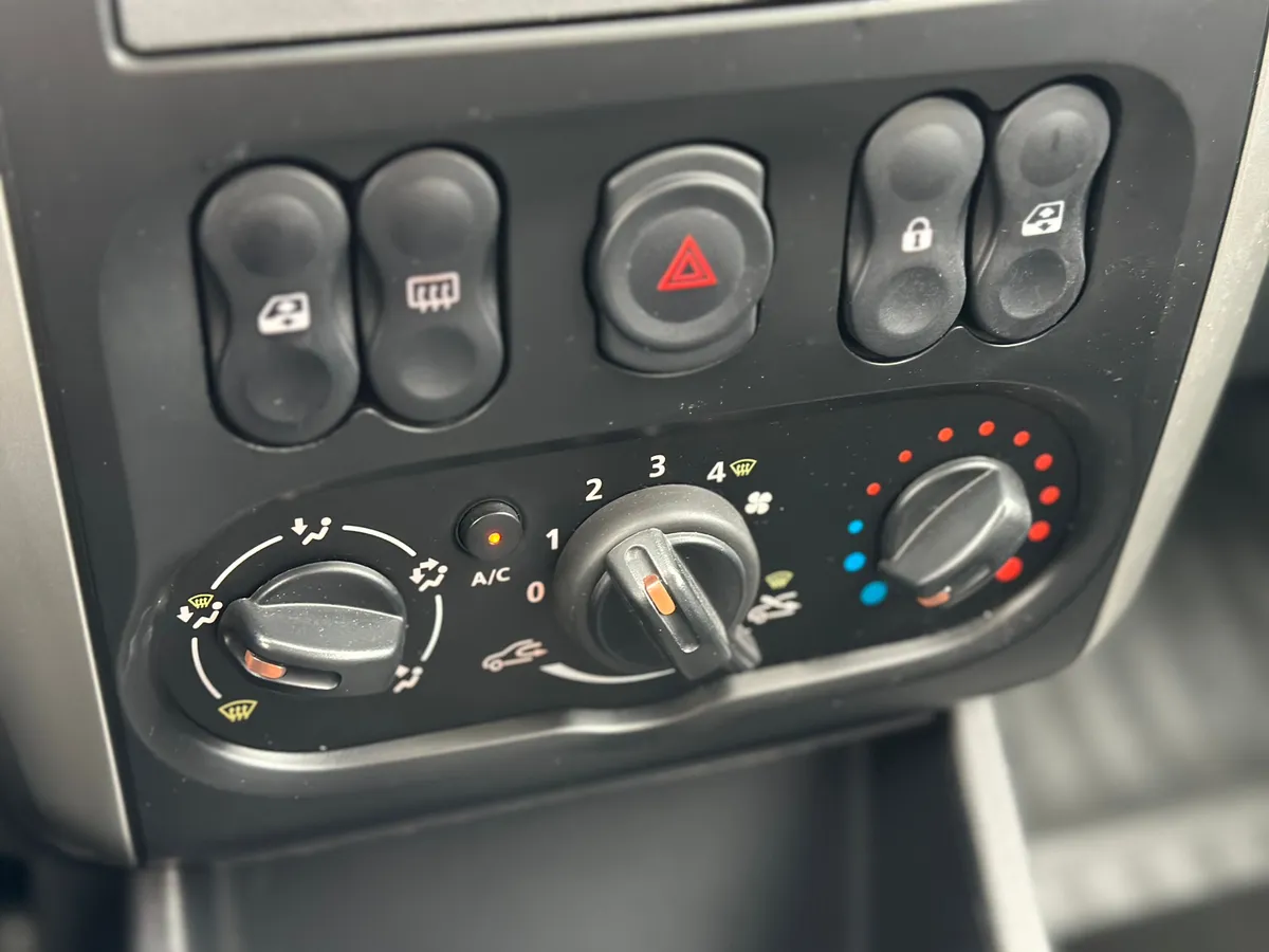 Nissan Almera 1.6 MT (102 л.с.), 2018 — фото 11