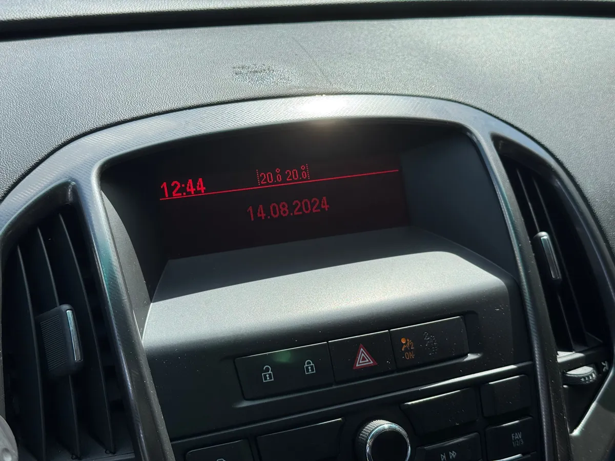 Opel Astra 1.6 MT (115 л.с.), 2010 — фото 8