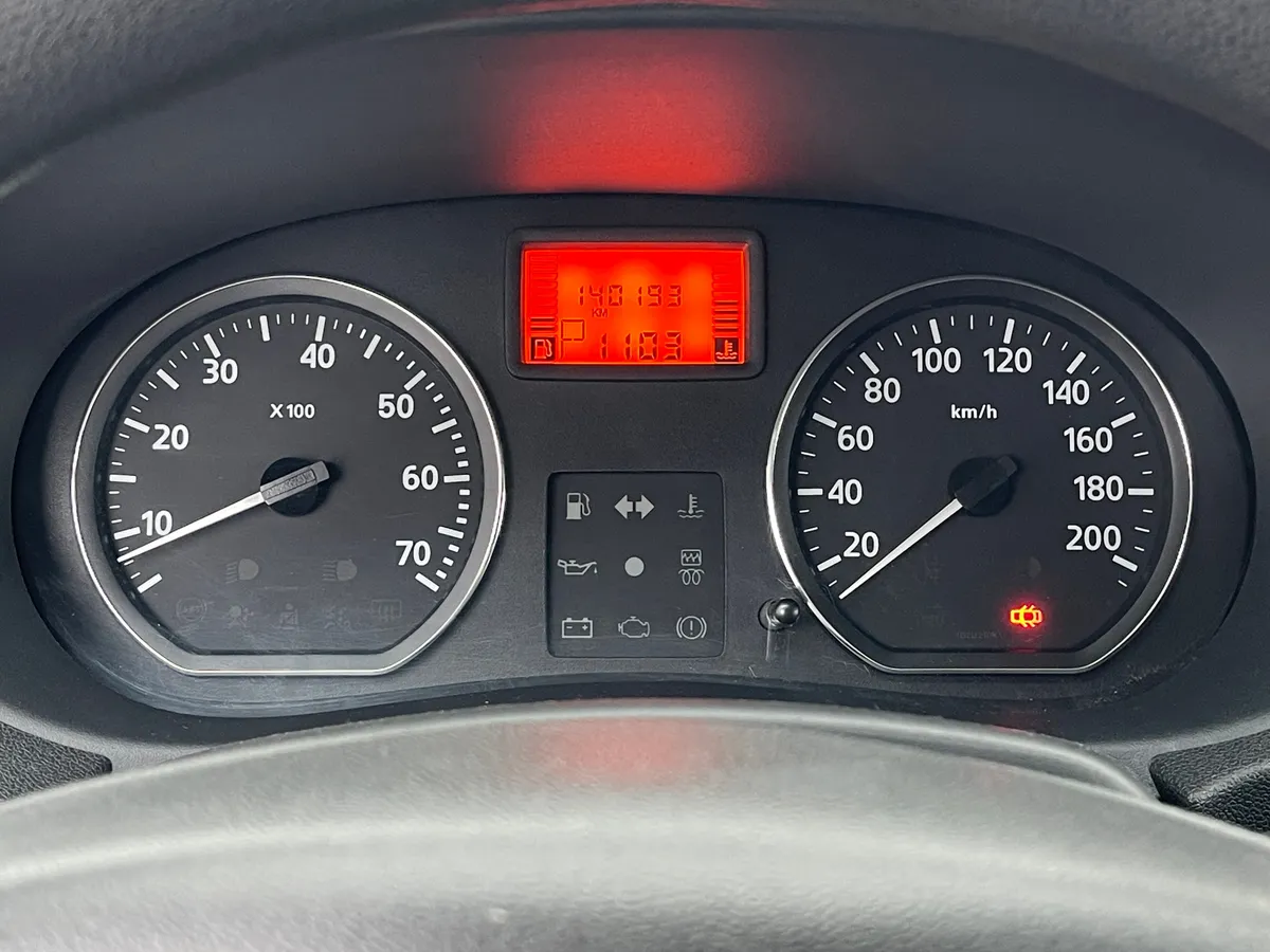 Nissan Almera 1.6 AT (102 л.с.), 2013 — фото 6