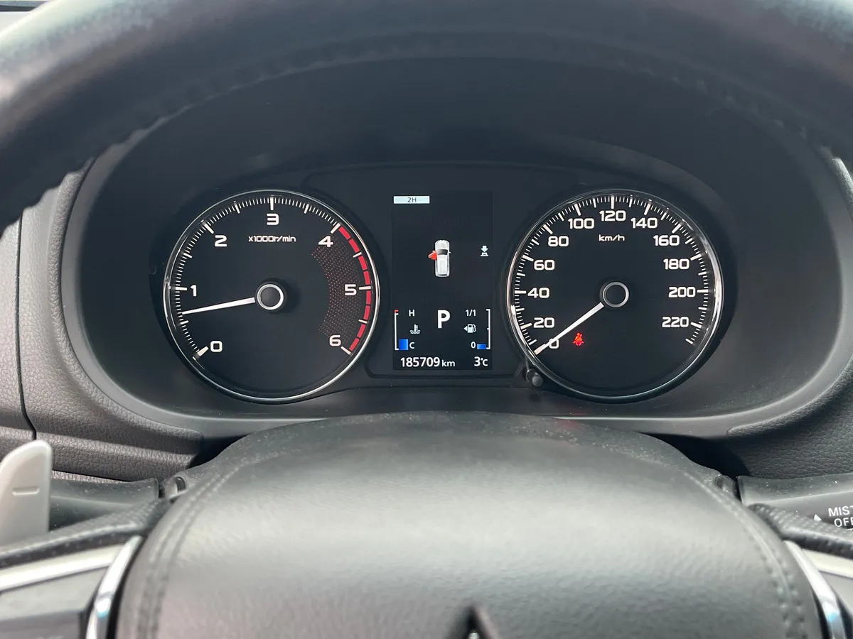 Mitsubishi Pajero Sport 2.4  DI-D AT AWD (181 л.с.), 2017 — фото 6
