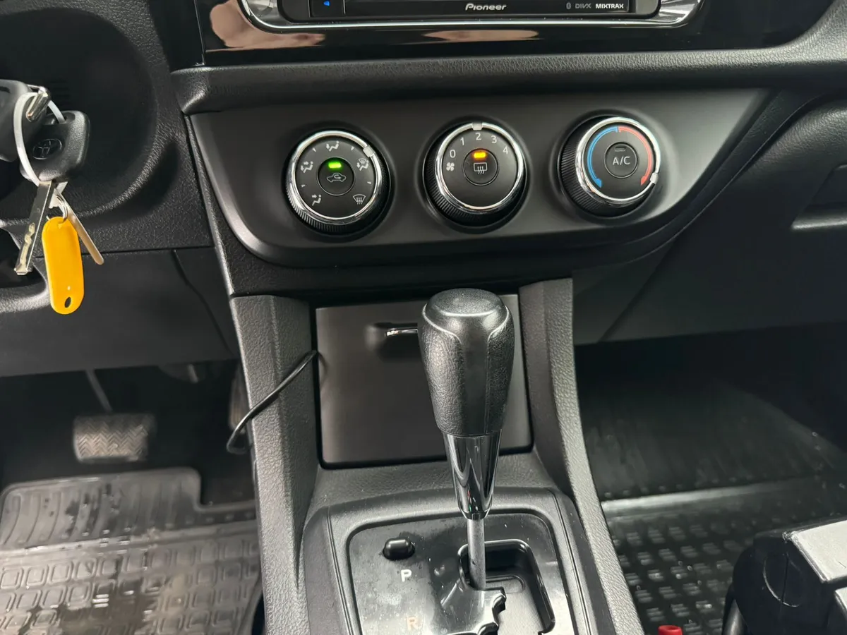 Toyota Corolla 1.6 CVT (122 л.с.), 2014 — фото 10